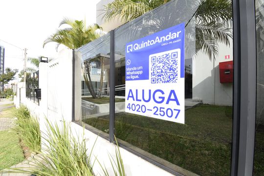 Placa de kitnet/studio para alugar com 1 quarto, 27m² em Juvevê, Curitiba