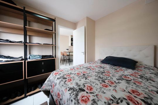 Quarto de apartamento à venda com 1 quarto, 33m² em Jardim Santa Teresinha, São Paulo
