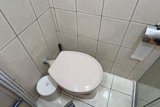 Banheiro de kitnet/studio para alugar com 1 quarto, 30m² em Boqueirão, Santos