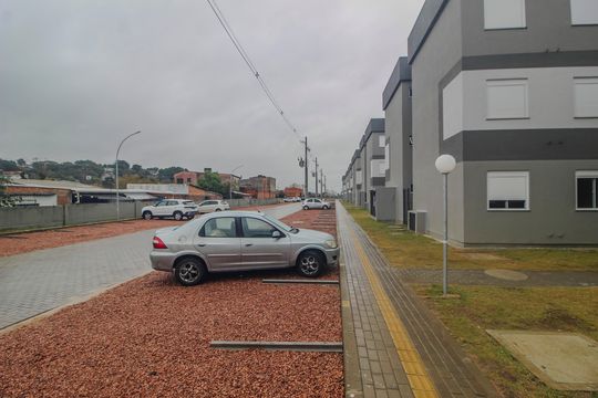 Garagem de apartamento para alugar com 2 quartos, 50m² em Guarujá, Porto Alegre