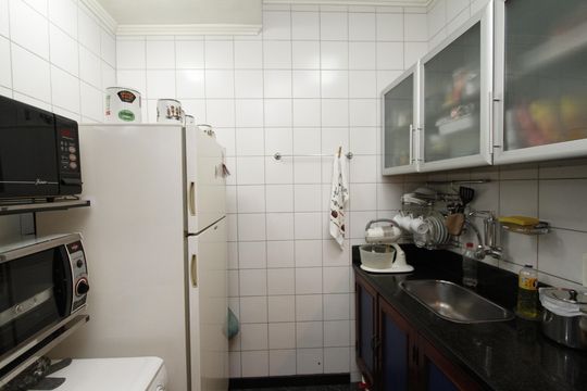 Cozinha de apartamento à venda com 2 quartos, 70m² em Barro Preto, Belo Horizonte