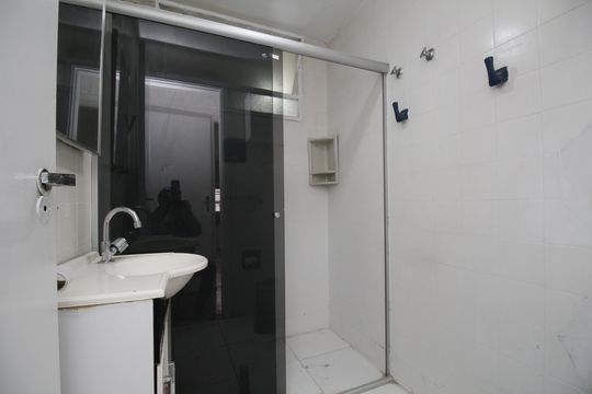 Banheiro de apartamento para alugar com 3 quartos, 75m² em Butantã, São Paulo