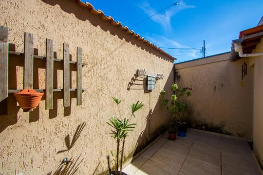 Quintal de casa à venda com 3 quartos, 176m² em Jardim Ocara, Santo André