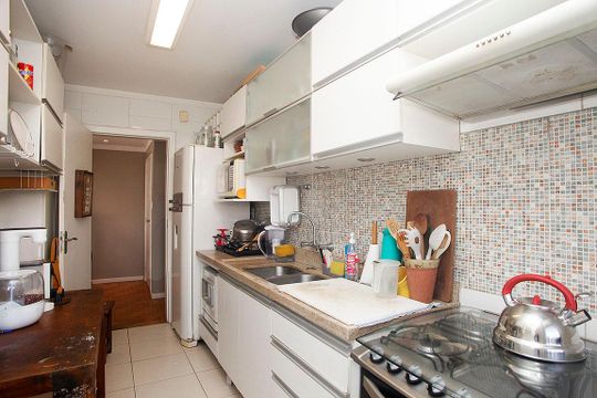 Cozinha de apartamento para alugar com 3 quartos, 100m² em Petrópolis, Porto Alegre
