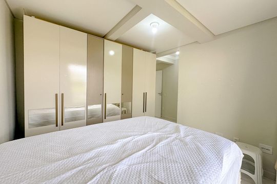 Suíte  de apartamento para alugar com 2 quartos, 73m² em Ingleses do Rio Vermelho, Florianópolis