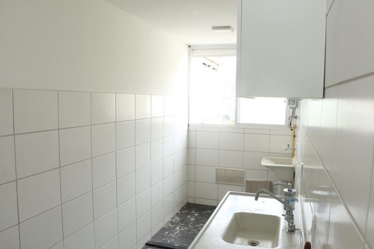 Cozinha de apartamento para alugar com 2 quartos, 52m² em Jardim Jasmim, Nova Iguaçu