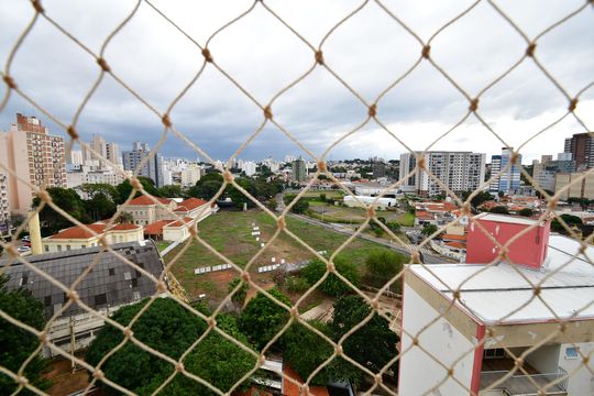 Sala - Vista de apartamento à venda com 2 quartos, 79m² em Botafogo, Campinas