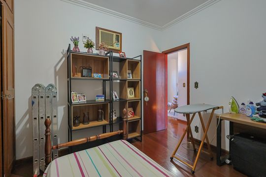 Casa à venda com 5 quartos, 298m² em Sagrada Família, Belo Horizonte