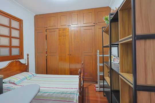 Casa à venda com 5 quartos, 298m² em Sagrada Família, Belo Horizonte