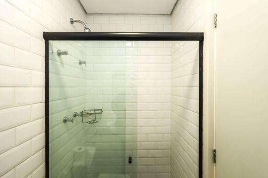 Banheiro de kitnet/studio para alugar com 1 quarto, 26m² em Vila Mariana, São Paulo