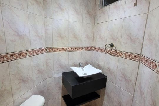 Banheiro de apartamento para alugar com 3 quartos, 147m² em Vila Mathias, Santos