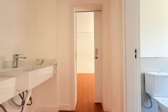 Banheiro de apartamento à venda com 3 quartos, 122m² em Lourdes, Belo Horizonte