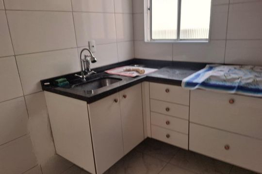 Cozinha de apartamento para alugar com 2 quartos, 52m² em Conjunto Habitacional Juscelino Kubitschek, São Paulo