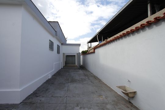 Garagem de casa à venda com 4 quartos, 360m² em Indústrias I (barreiro), Belo Horizonte