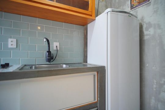 Cozinha de apartamento à venda com 1 quarto, 38m² em Bom Jesus, Porto Alegre