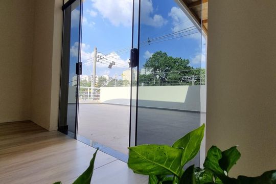 Sala de casa à venda com 2 quartos, 240m² em Vila Homero Thon, Santo André