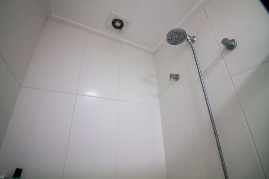Banheiro da Suíte de kitnet/studio à venda com 1 quarto, 60m² em Campo Belo, São Paulo