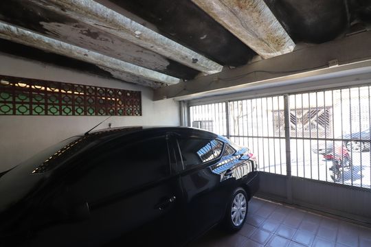 Garagem de casa à venda com 4 quartos, 150m² em Santa Terezinha, São Bernardo do Campo