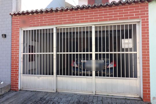 Fachada de casa à venda com 4 quartos, 150m² em Santa Terezinha, São Bernardo do Campo