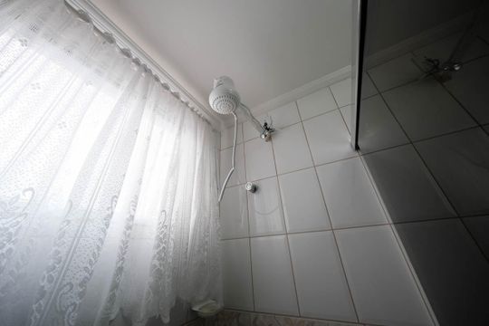 Banheiro de apartamento à venda com 2 quartos, 60m² em Vila Constanca, São Paulo