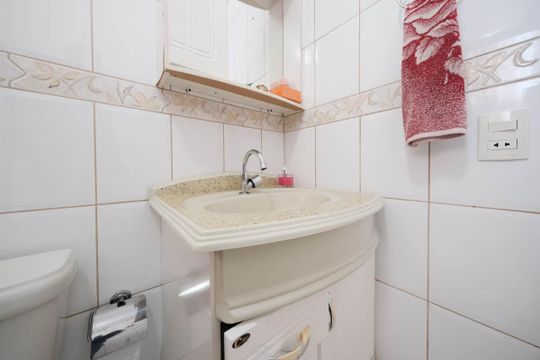 Banheiro de apartamento à venda com 2 quartos, 60m² em Vila Constanca, São Paulo