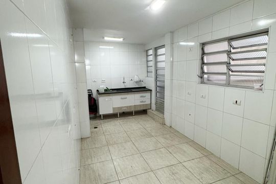 Cozinha de apartamento para alugar com 2 quartos, 92m² em Vila Romana, São Paulo