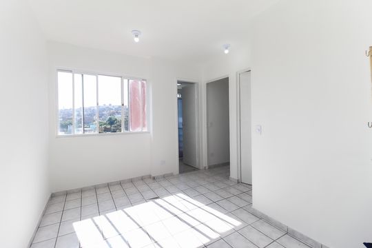 Apartamento para alugar com 2 quartos, 45m² em Conjunto Habitacional Santa Etelvina Ii, São Paulo