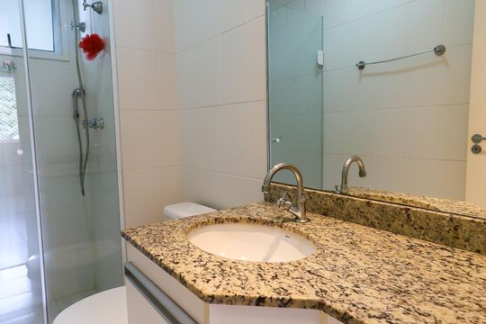Banheiro de apartamento à venda com 2 quartos, 75m² em Jardim Colombo, São Paulo