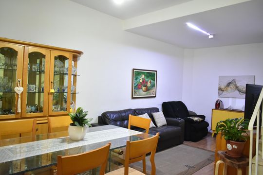 Casa à venda com 2 quartos, 130m² em Parque Imperial, São Paulo