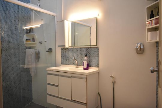 Banheiro Social de casa à venda com 2 quartos, 130m² em Parque Imperial, São Paulo