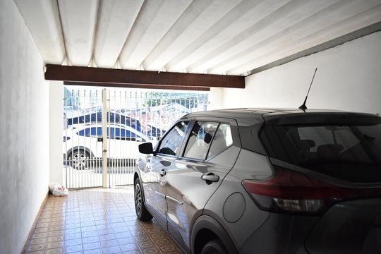 Garagem de casa à venda com 2 quartos, 130m² em Parque Imperial, São Paulo