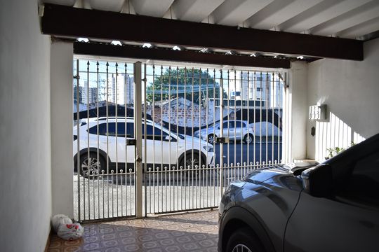 Garagem de casa à venda com 2 quartos, 130m² em Parque Imperial, São Paulo