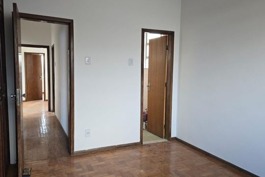 Casa para alugar com 5 quartos, 400m² em Santa Ines, Belo Horizonte