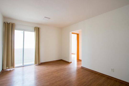 Sala de apartamento para alugar com 2 quartos, 64m² em Jardim Bela Vista, Santo André