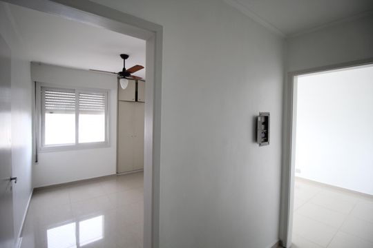 Corredor de apartamento para alugar com 2 quartos, 73m² em Moinhos de Vento, Porto Alegre
