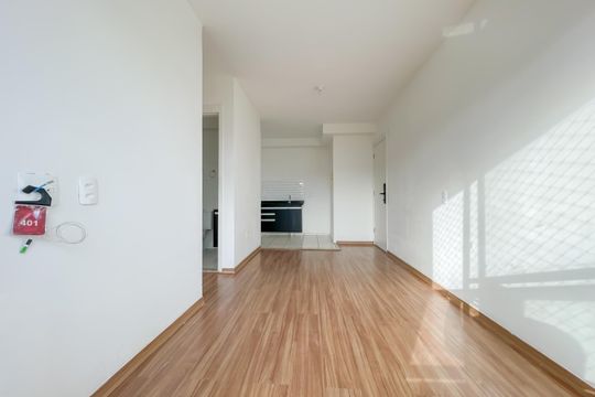 Sala de casa de condomínio à venda com 2 quartos, 47m² em Piratininga, Osasco