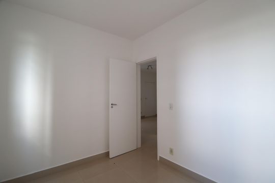 Quarto 2 de apartamento para alugar com 2 quartos, 50m² em Gávea, Uberlândia
