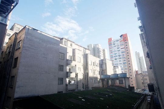 Sala Vista de apartamento à venda com 1 quarto, 40m² em Centro Histórico, Porto Alegre