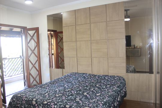 Suíte de casa à venda com 6 quartos, 220m² em Vila Sao Ricardo, Guarulhos