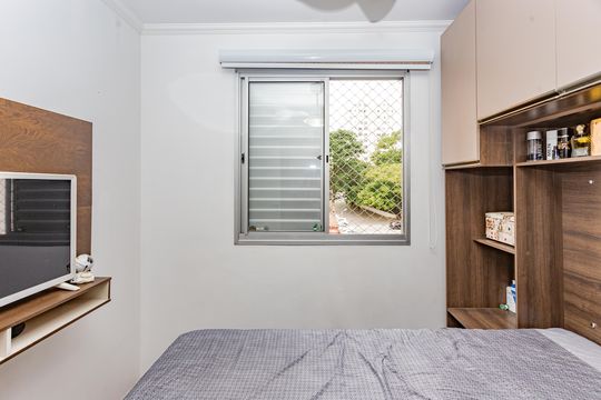 Quarto 1 de apartamento para alugar com 2 quartos, 50m² em Parque Bristol, São Paulo