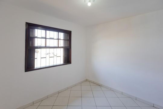 Quarto 2 de casa para alugar com 2 quartos, 100m² em Capela do Socorro, São Paulo