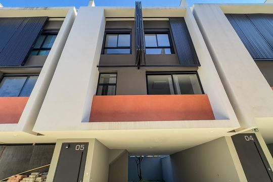 Fachada de casa para alugar com 3 quartos, 225m² em Vila Madalena, São Paulo