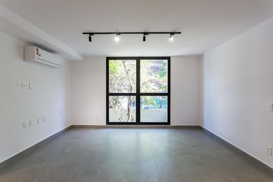 Sala de casa à venda com 3 quartos, 225m² em Vila Madalena, São Paulo