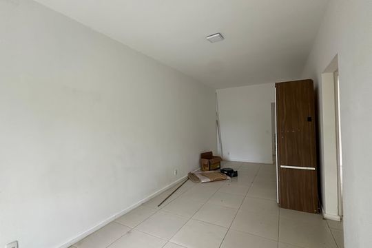 Sala de apartamento à venda com 3 quartos, 91m² em Vargem Pequena, Rio de Janeiro