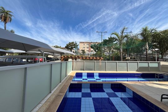 Piscina de apartamento à venda com 2 quartos, 55m² em Serrano, Belo Horizonte