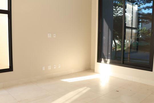 Casa de Condomínio à venda com 3 quartos, 156m² em Residencial Parqville Jacarandá, Goiânia