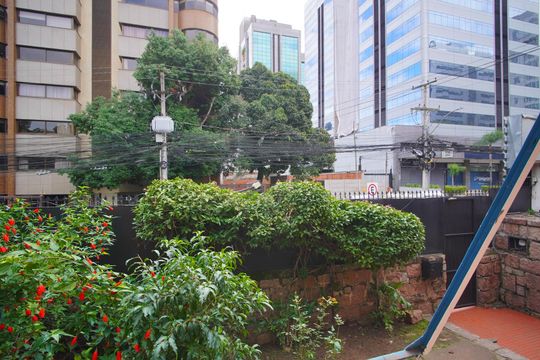 Quarto 1 - Vista de casa de condomínio para alugar com 5 quartos, 328m² em Auxiliadora, Porto Alegre
