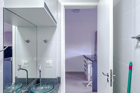 Banheiro de kitnet/studio à venda com 1 quarto, 26m² em Tatuapé, São Paulo