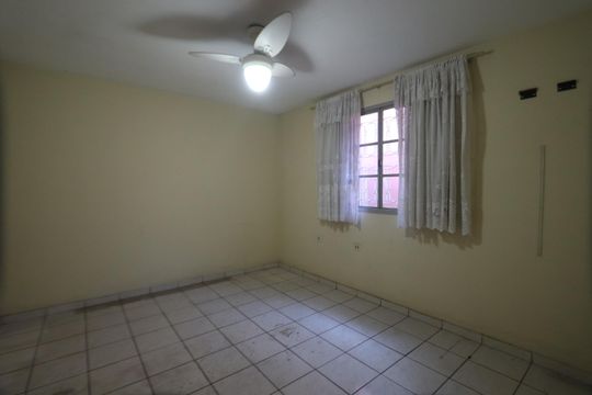Quarto 2 de casa à venda com 2 quartos, 135m² em Jardim Dona Sinha, São Paulo