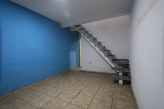 Sala de casa à venda com 2 quartos, 135m² em Jardim Dona Sinha, São Paulo